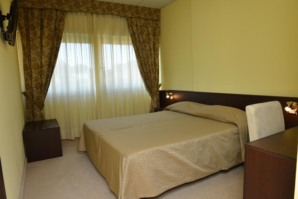 Casa Per Ferie Salesianum Villa Fiumicino Buitenkant foto