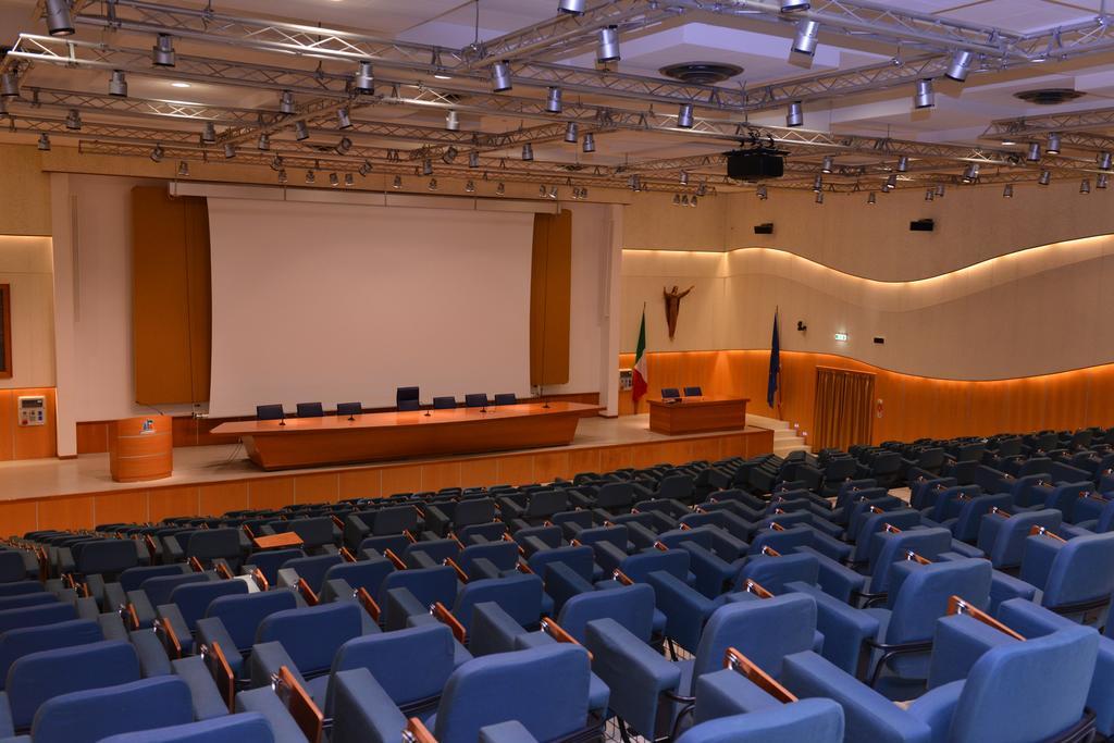 Casa Per Ferie Salesianum Villa Fiumicino Buitenkant foto